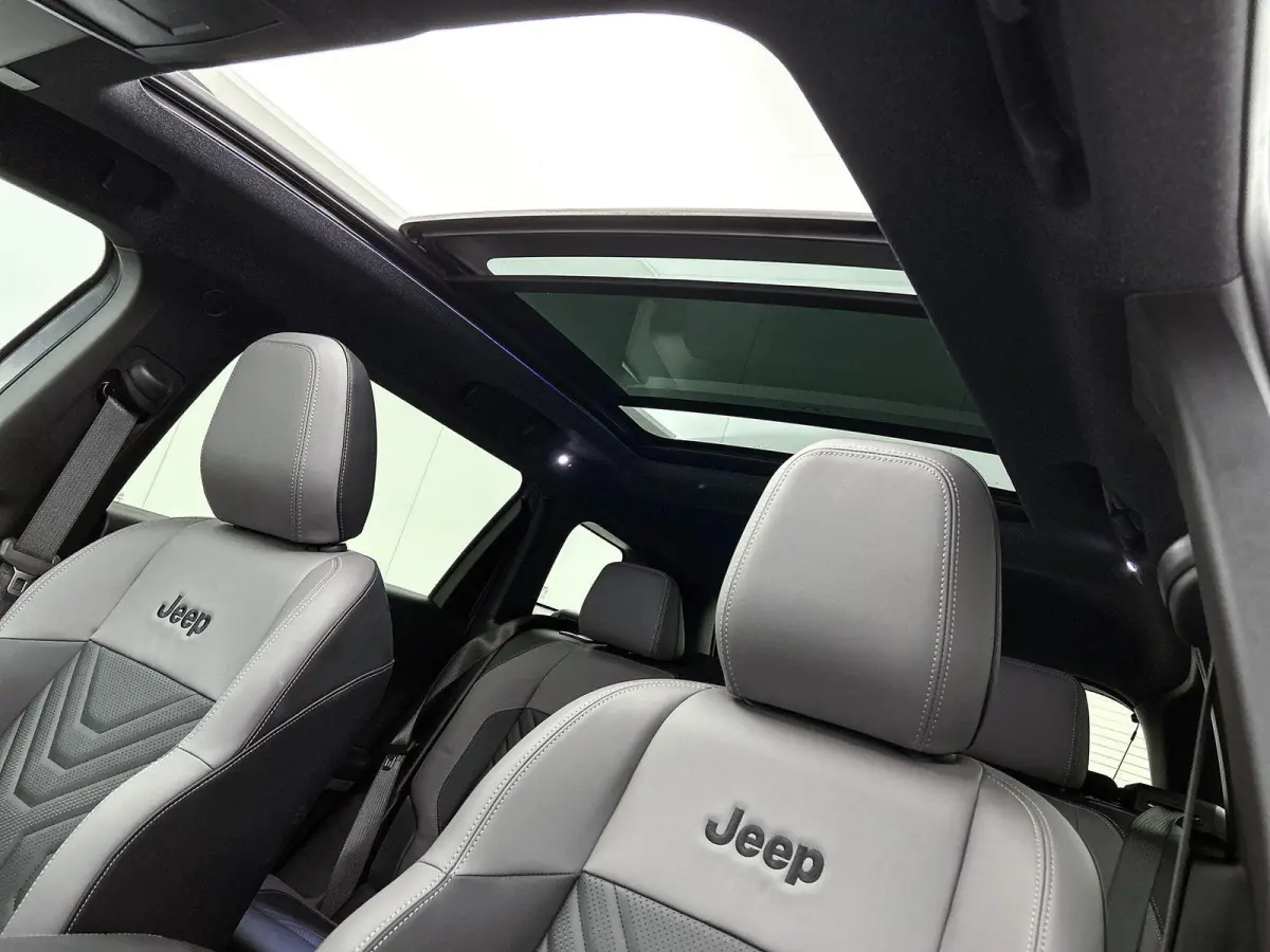 1.2 145pk e-Hybrid Firs Edition Automaat | Schuif-/Kanteldak | Elektrisch Verstelb. Bestuurdersstoel | 360 Camera | Navigatie | Adaptieve Cruise Control | Elektrische Klep |