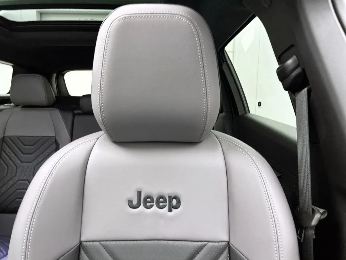 1.2 145pk e-Hybrid Firs Edition Automaat | Schuif-/Kanteldak | Elektrisch Verstelb. Bestuurdersstoel | 360 Camera | Navigatie | Adaptieve Cruise Control | Elektrische Klep |