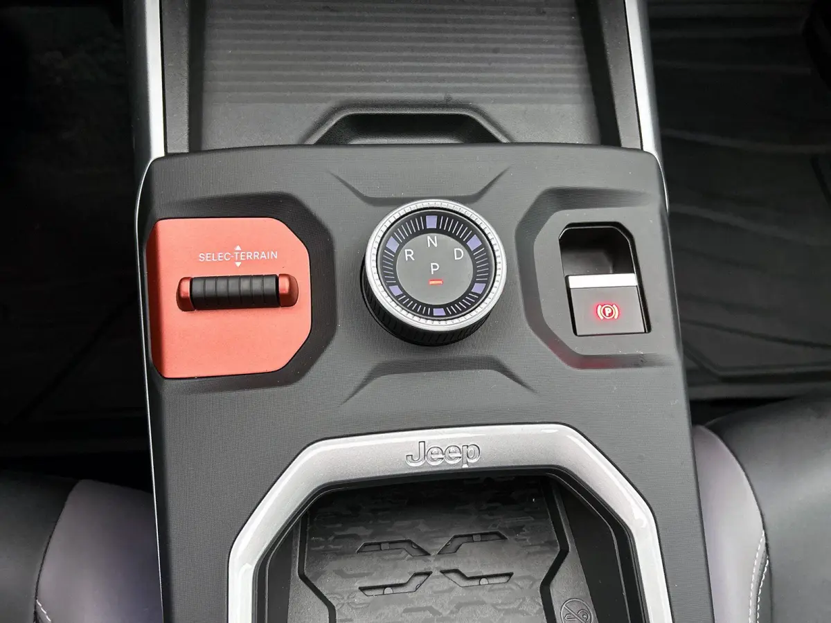 1.2 145pk e-Hybrid Firs Edition Automaat | Schuif-/Kanteldak | Elektrisch Verstelb. Bestuurdersstoel | 360 Camera | Navigatie | Adaptieve Cruise Control | Elektrische Klep |