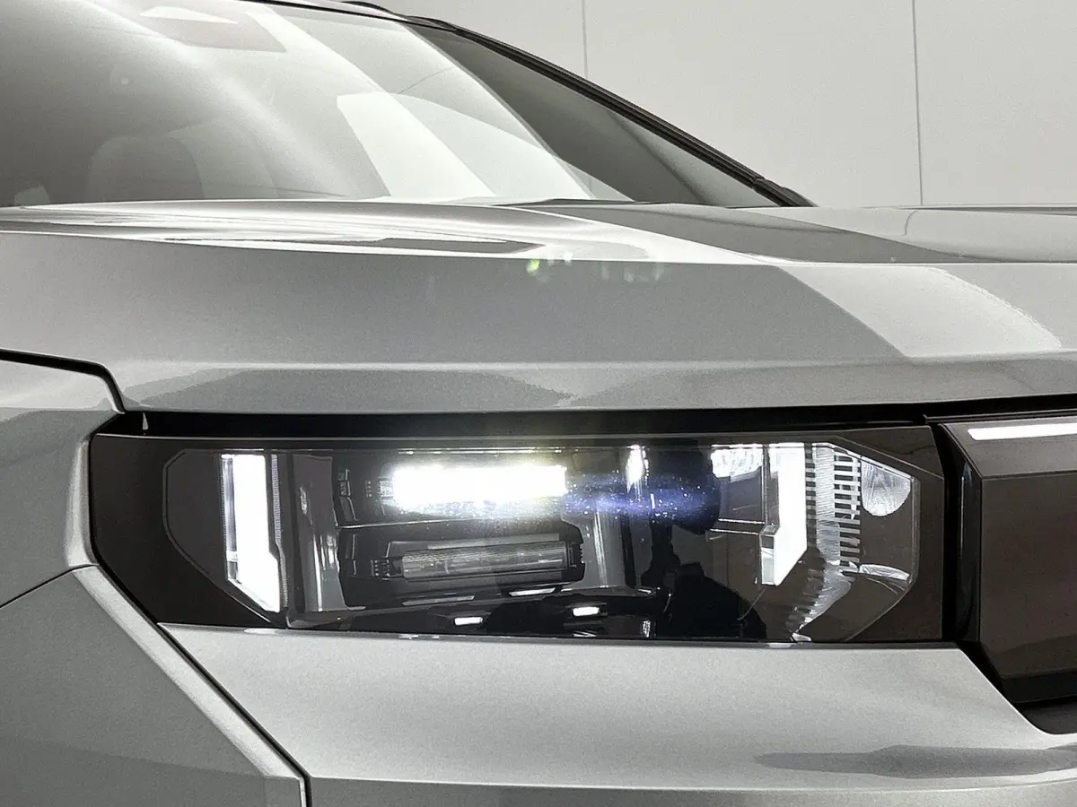 1.2 145pk e-Hybrid Firs Edition Automaat | Schuif-/Kanteldak | Elektrisch Verstelb. Bestuurdersstoel | 360 Camera | Navigatie | Adaptieve Cruise Control | Elektrische Klep |