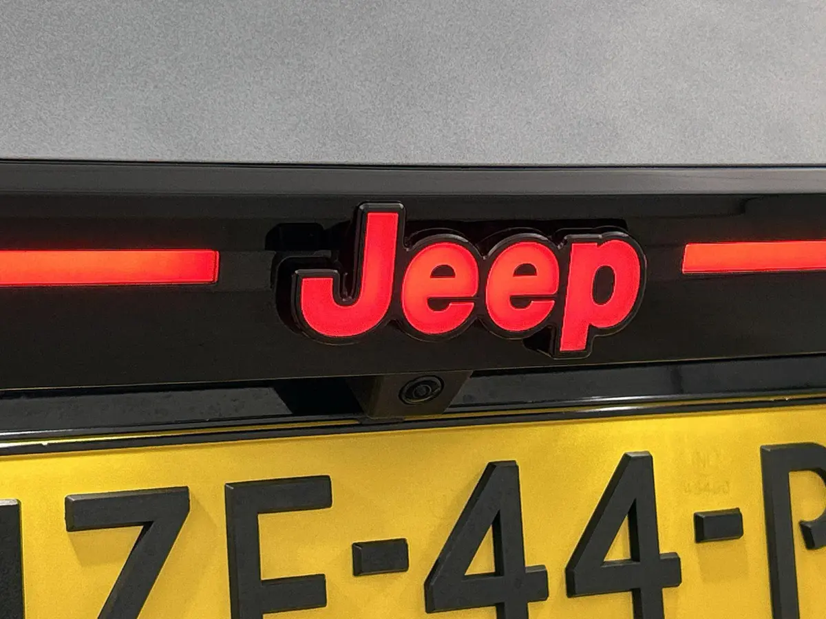 1.2 145pk e-Hybrid Firs Edition Automaat | Schuif-/Kanteldak | Elektrisch Verstelb. Bestuurdersstoel | 360 Camera | Navigatie | Adaptieve Cruise Control | Elektrische Klep |