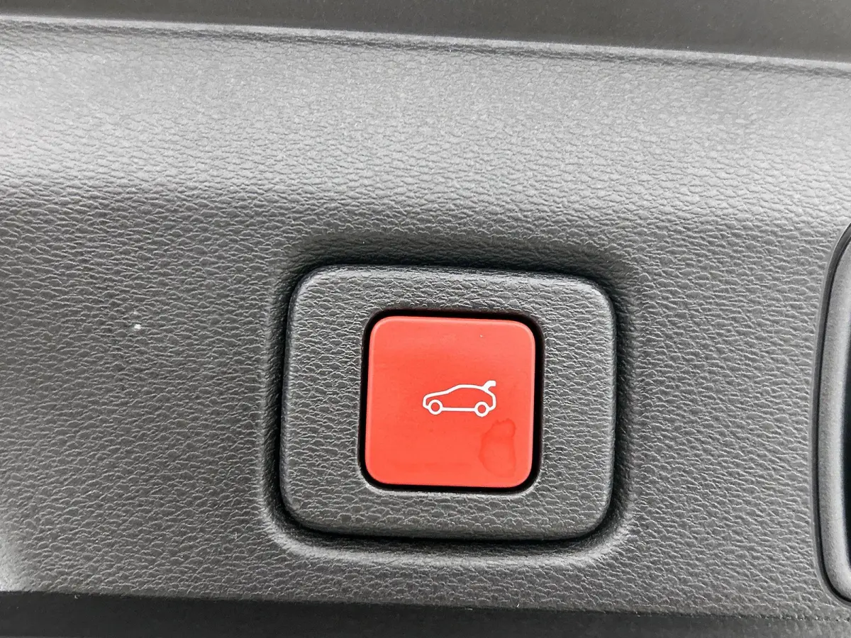 1.2 145pk e-Hybrid Firs Edition Automaat | Schuif-/Kanteldak | Elektrisch Verstelb. Bestuurdersstoel | 360 Camera | Navigatie | Adaptieve Cruise Control | Elektrische Klep |