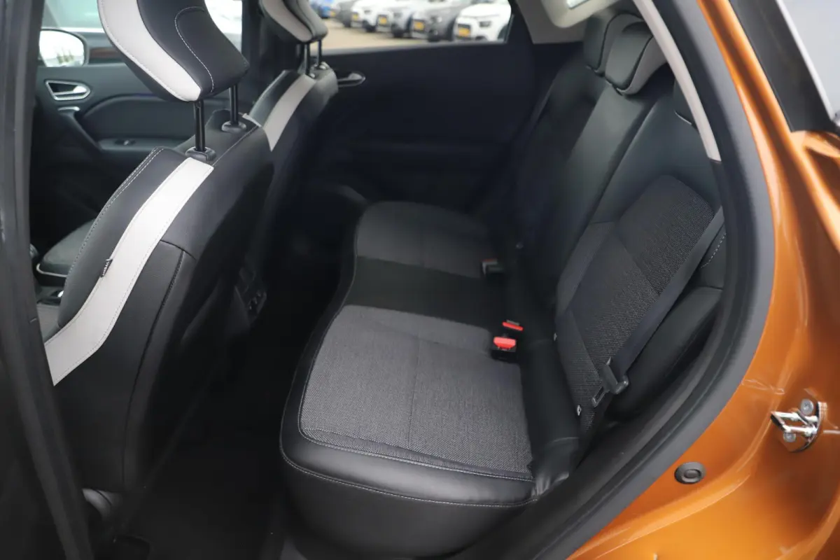 1.3 TCe 130 Intens 130PK Automaat Half Leder Navigatie Achteruitrijcamera
