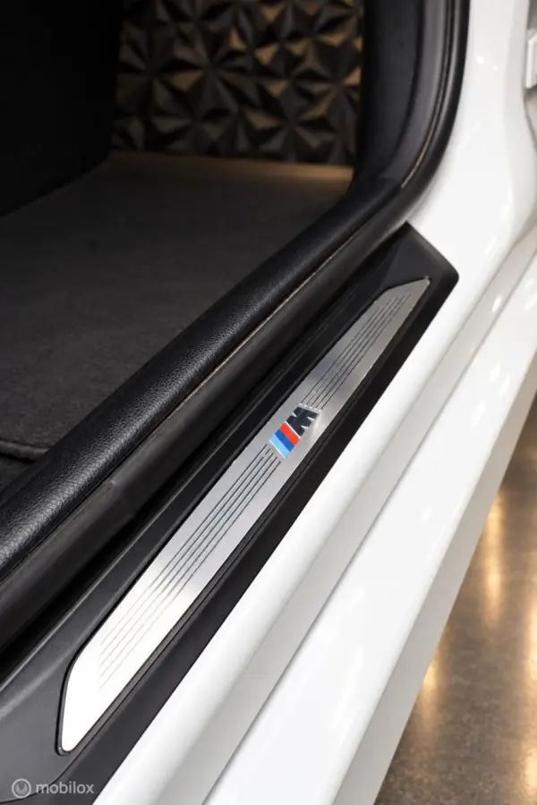 318i Edition M Sport Shadow High Executive