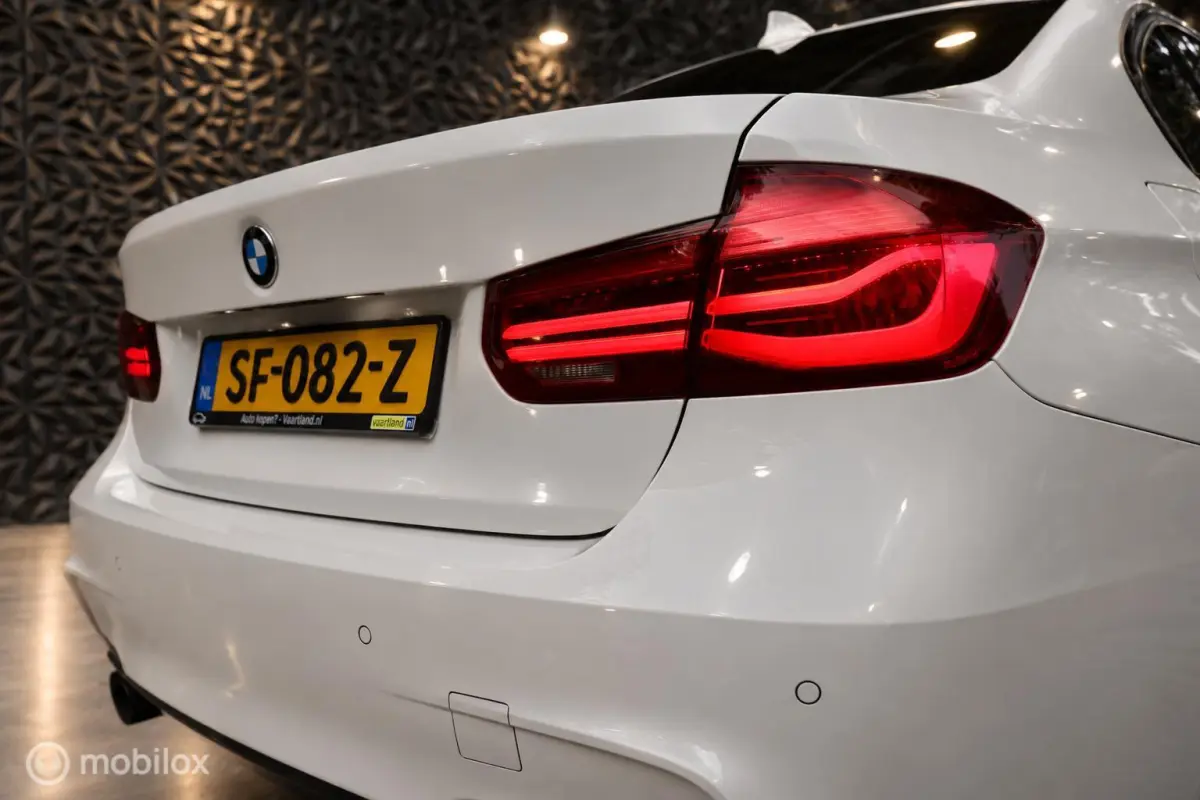 318i Edition M Sport Shadow High Executive