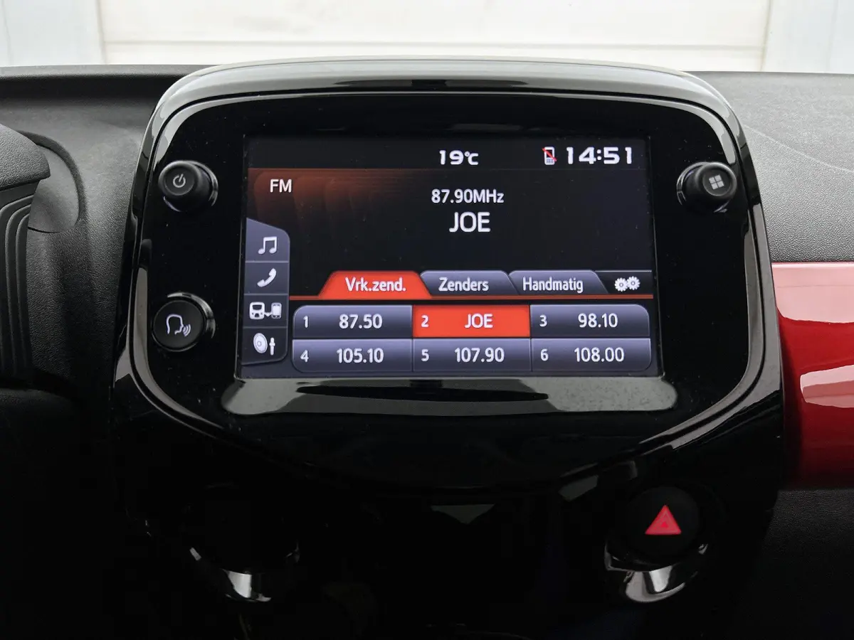 1.0 72pk JCC+ | LAGE KM | Apple Carplay/Android Auto | Climate Control | Begrenzer | 15"LMV | Camera |