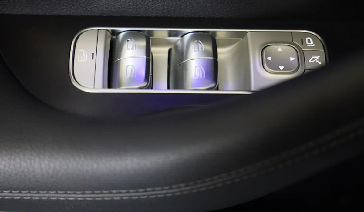 400 e 4MATIC AMG 63 Look / Massage / Softclose / Head Up / Leder / 360 Camera / Memory / 23 Inch / Led