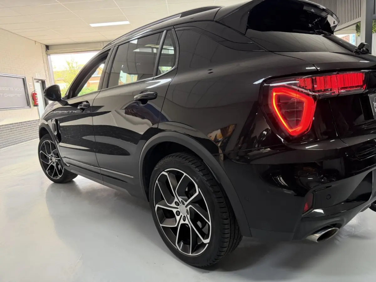 1.5 Plug-in Hybrid 261PK BLACK EDITION 360 CAM