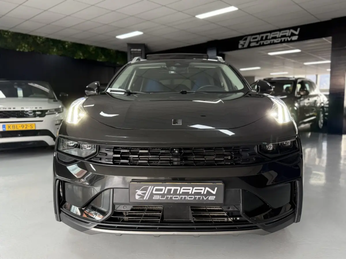1.5 Plug-in Hybrid 261PK BLACK EDITION 360 CAM
