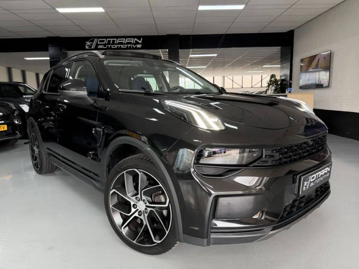 1.5 Plug-in Hybrid 261PK BLACK EDITION 360 CAM