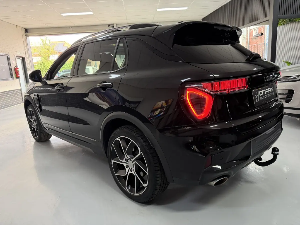 1.5 Plug-in Hybrid 261PK BLACK EDITION 360 CAM