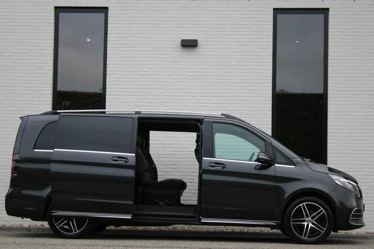 300d / XXL / AMG / DC / 4-Matic / Luchtvering / Elec Stoel / Burmester / NIEUWSTAAT