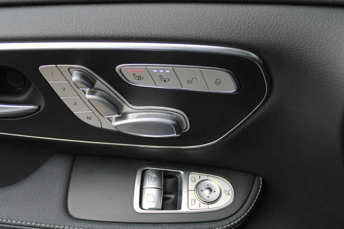 300d / XXL / AMG / DC / 4-Matic / Luchtvering / Elec Stoel / Burmester / NIEUWSTAAT