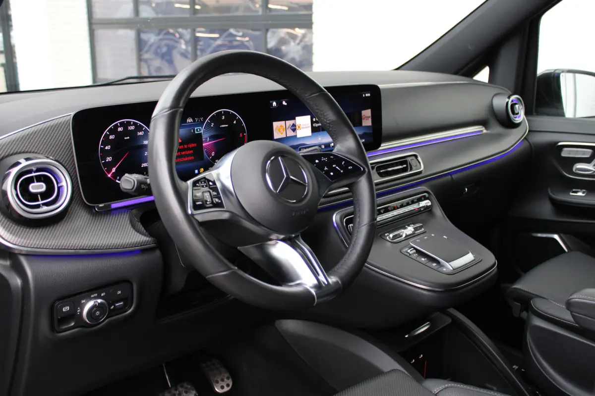 300d / XXL / AMG / DC / 4-Matic / Luchtvering / Elec Stoel / Burmester / NIEUWSTAAT