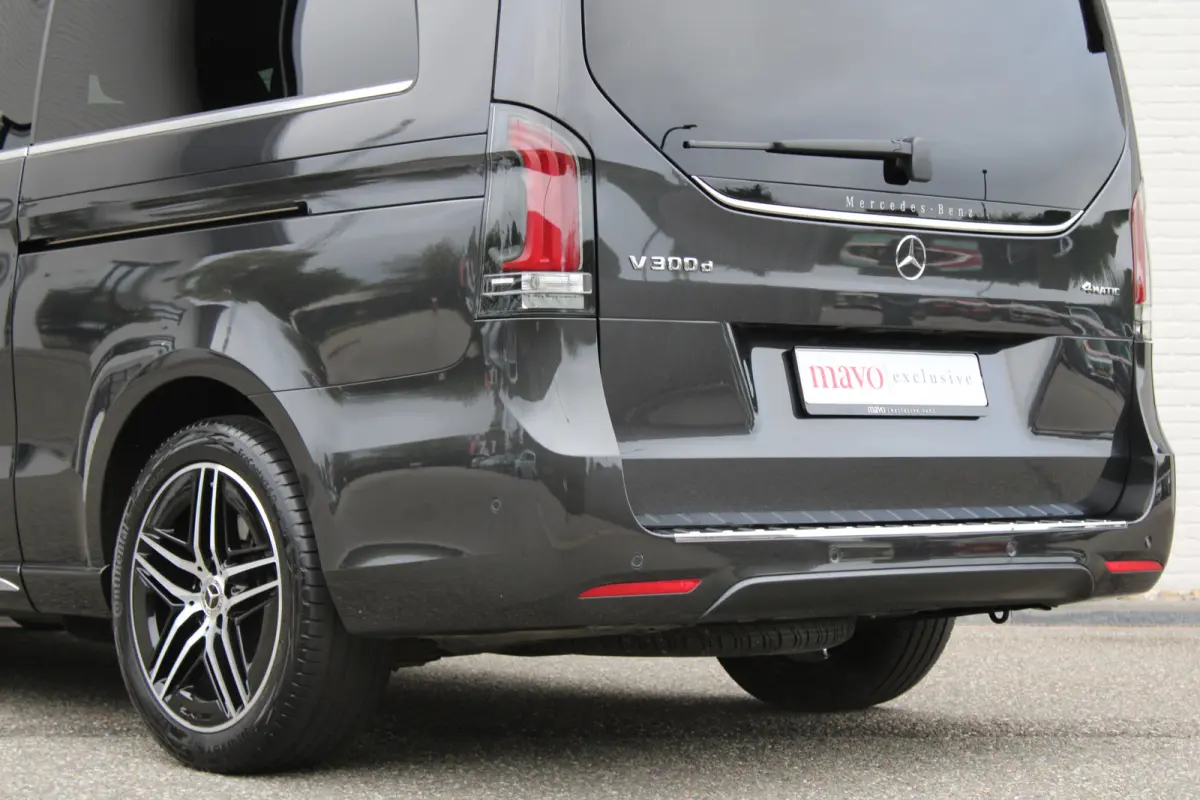 300d / XXL / AMG / DC / 4-Matic / Luchtvering / Elec Stoel / Burmester / NIEUWSTAAT
