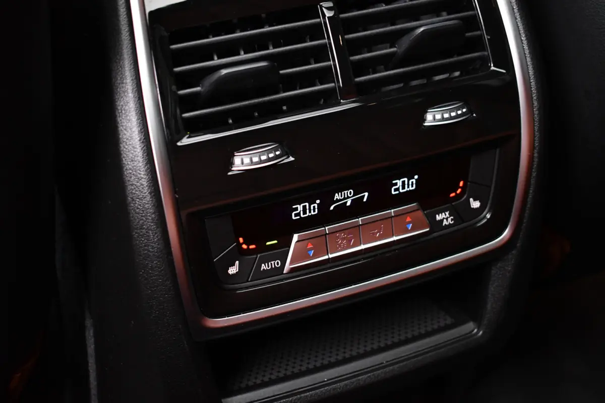 xDrive50e M-Sport Frozen-grey Pano Trekh Massage ACC 360 HUD 4WS Soft-close H/K