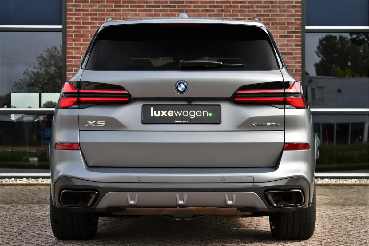 xDrive50e M-Sport Frozen-grey Pano Trekh Massage ACC 360 HUD 4WS Soft-close H/K
