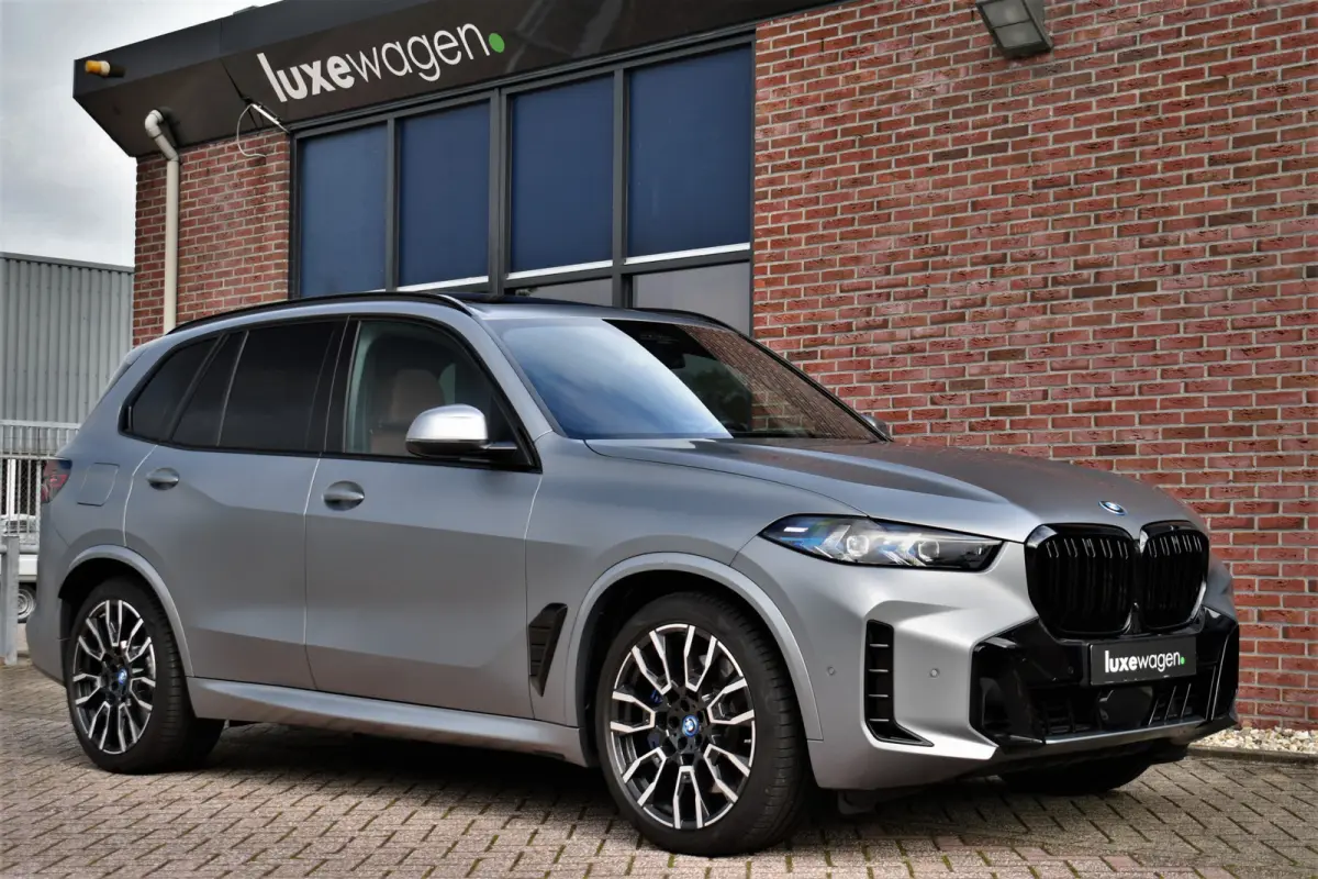 xDrive50e M-Sport Frozen-grey Pano Trekh Massage ACC 360 HUD 4WS Soft-close H/K