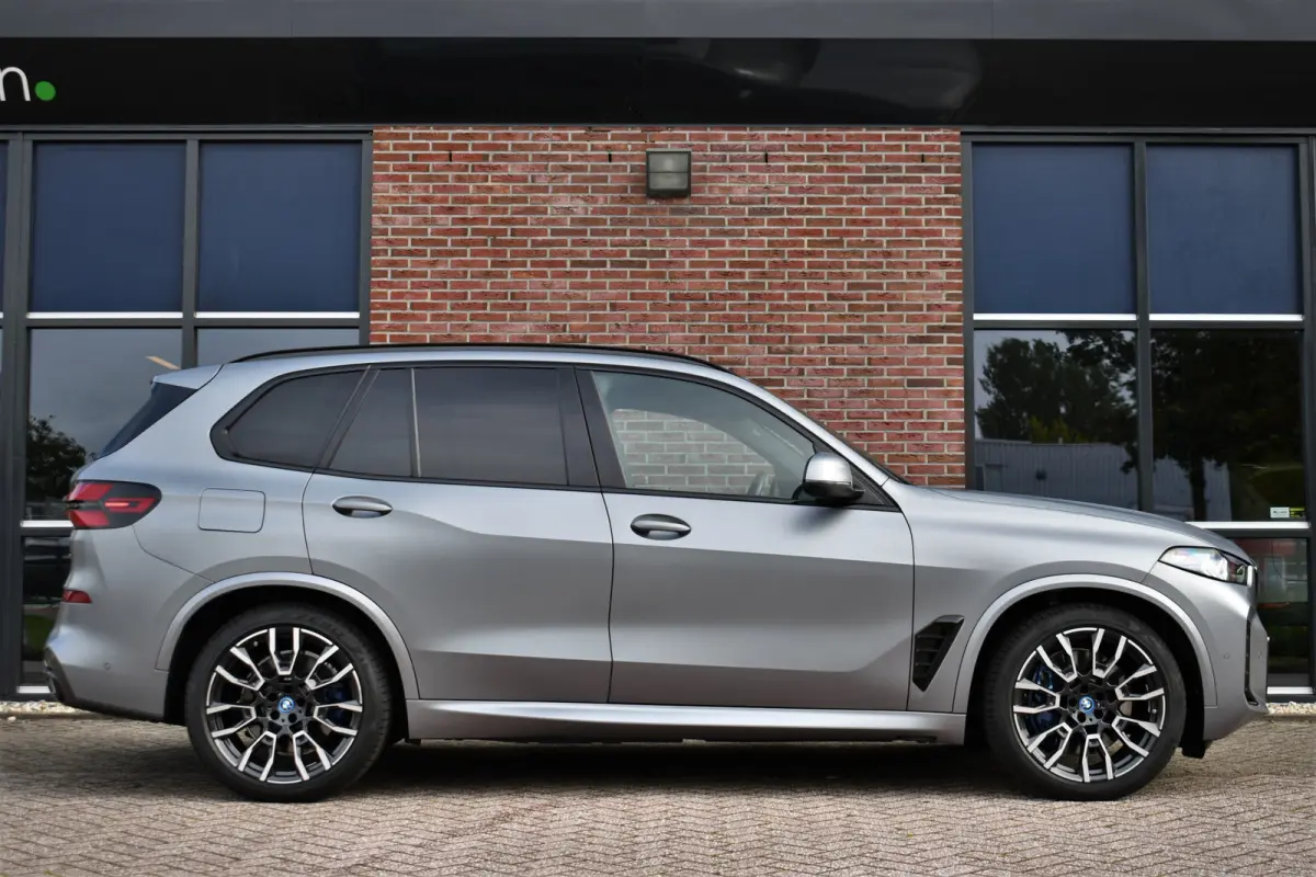 xDrive50e M-Sport Frozen-grey Pano Trekh Massage ACC 360 HUD 4WS Soft-close H/K