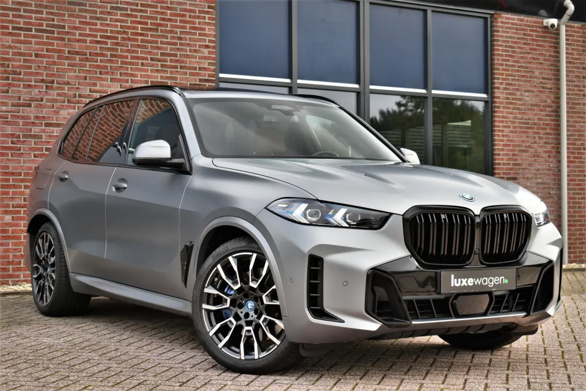 xDrive50e M-Sport Frozen-grey Pano Trekh Massage ACC 360 HUD 4WS Soft-close H/K
