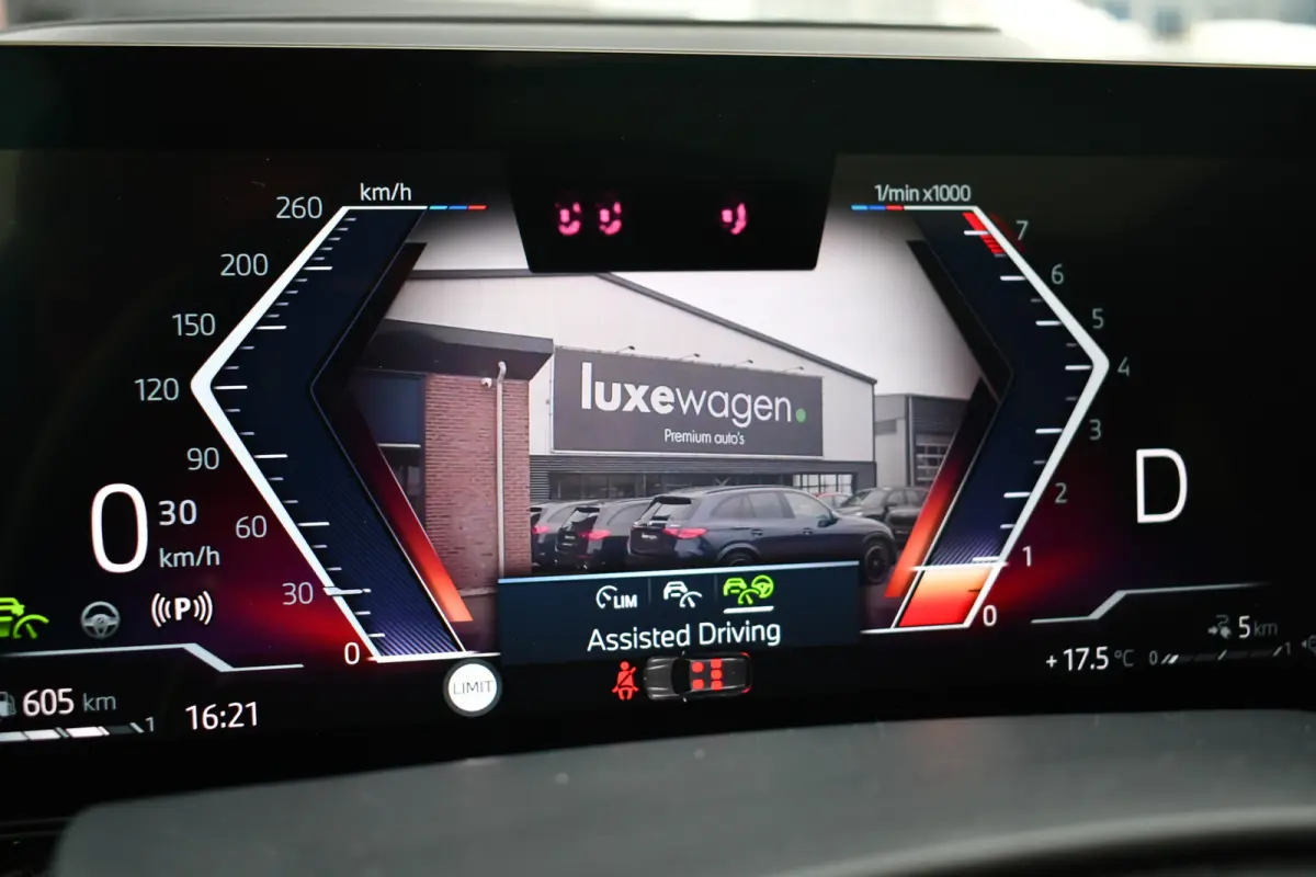 xDrive50e M-Sport Frozen-grey Pano Trekh Massage ACC 360 HUD 4WS Soft-close H/K