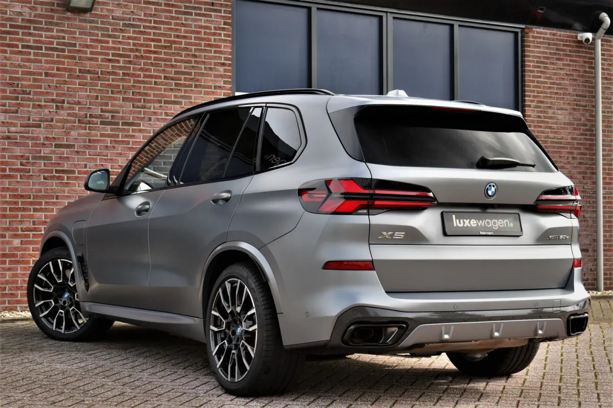 xDrive50e M-Sport Frozen-grey Pano Trekh Massage ACC 360 HUD 4WS Soft-close H/K