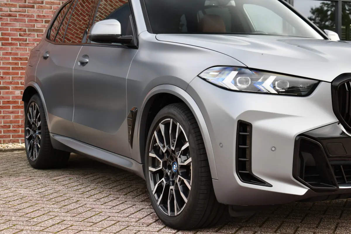 xDrive50e M-Sport Frozen-grey Pano Trekh Massage ACC 360 HUD 4WS Soft-close H/K