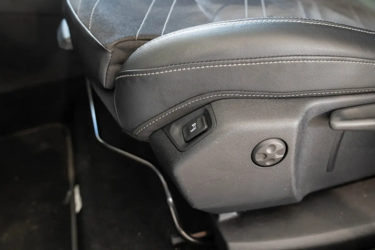 1.6 Turbo Plug-In Hybrid 4x4 Business Elegance | Trekhaak | Alcantara | Stoel & Stuurverwarming | Camera | Climate Controle | Navigatie | Apple Carplay & Android Auto |
