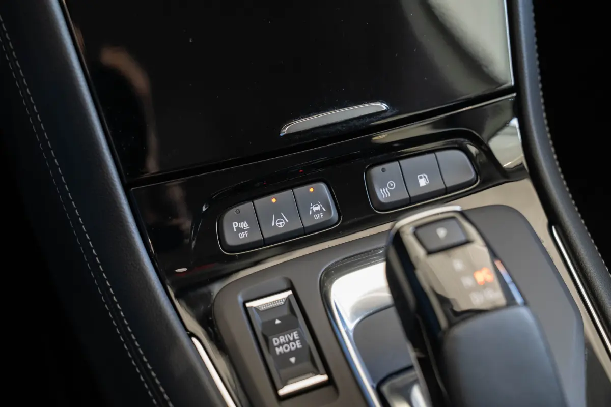 1.6 Turbo Plug-In Hybrid 4x4 Business Elegance | Trekhaak | Alcantara | Stoel & Stuurverwarming | Camera | Climate Controle | Navigatie | Apple Carplay & Android Auto |
