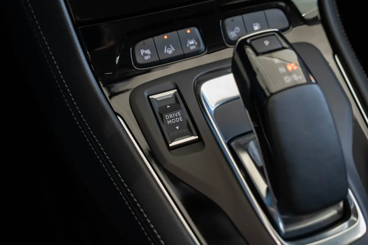 1.6 Turbo Plug-In Hybrid 4x4 Business Elegance | Trekhaak | Alcantara | Stoel & Stuurverwarming | Camera | Climate Controle | Navigatie | Apple Carplay & Android Auto |