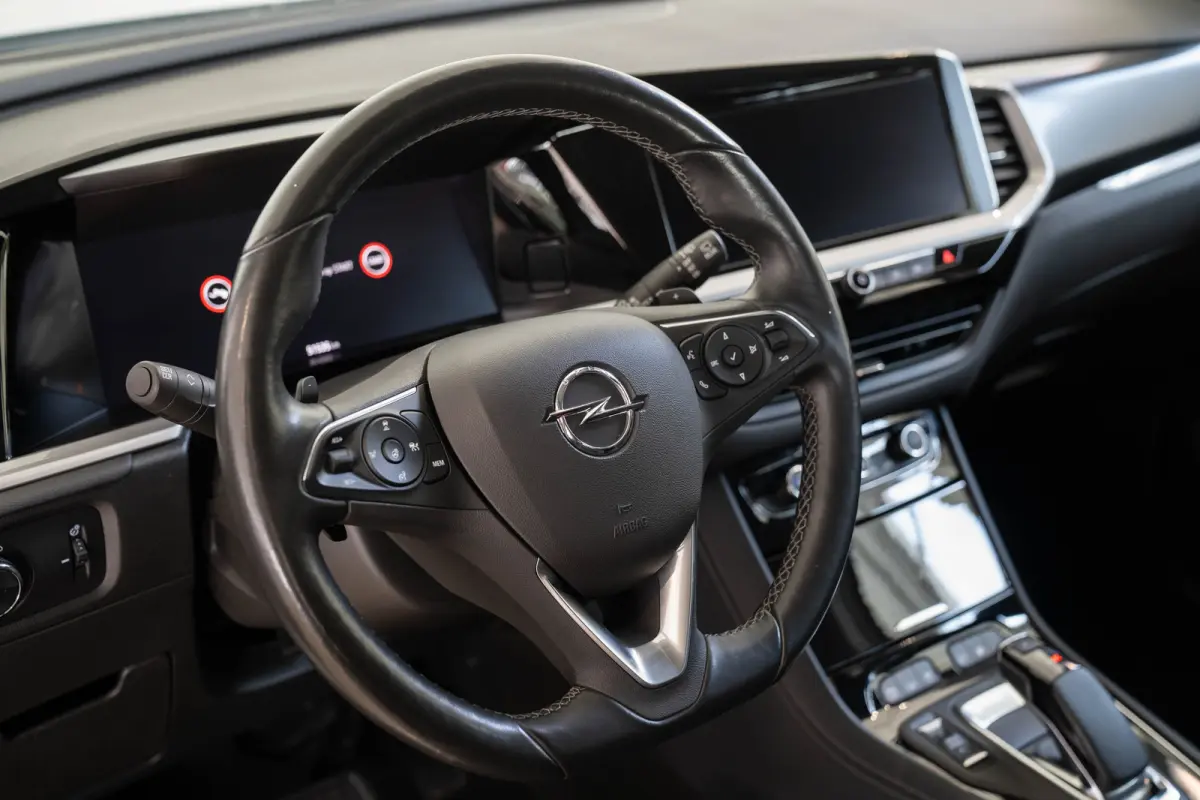 1.6 Turbo Plug-In Hybrid 4x4 Business Elegance | Trekhaak | Alcantara | Stoel & Stuurverwarming | Camera | Climate Controle | Navigatie | Apple Carplay & Android Auto |