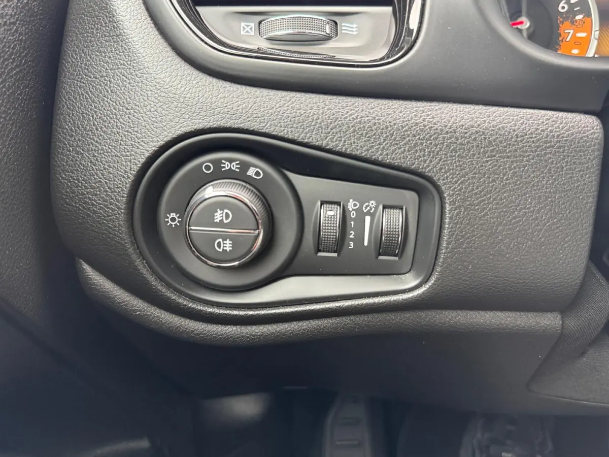1.4 MultiAir Aut6 Night Eagle ✅ ACC ✅ CarPlay ✅ Navi