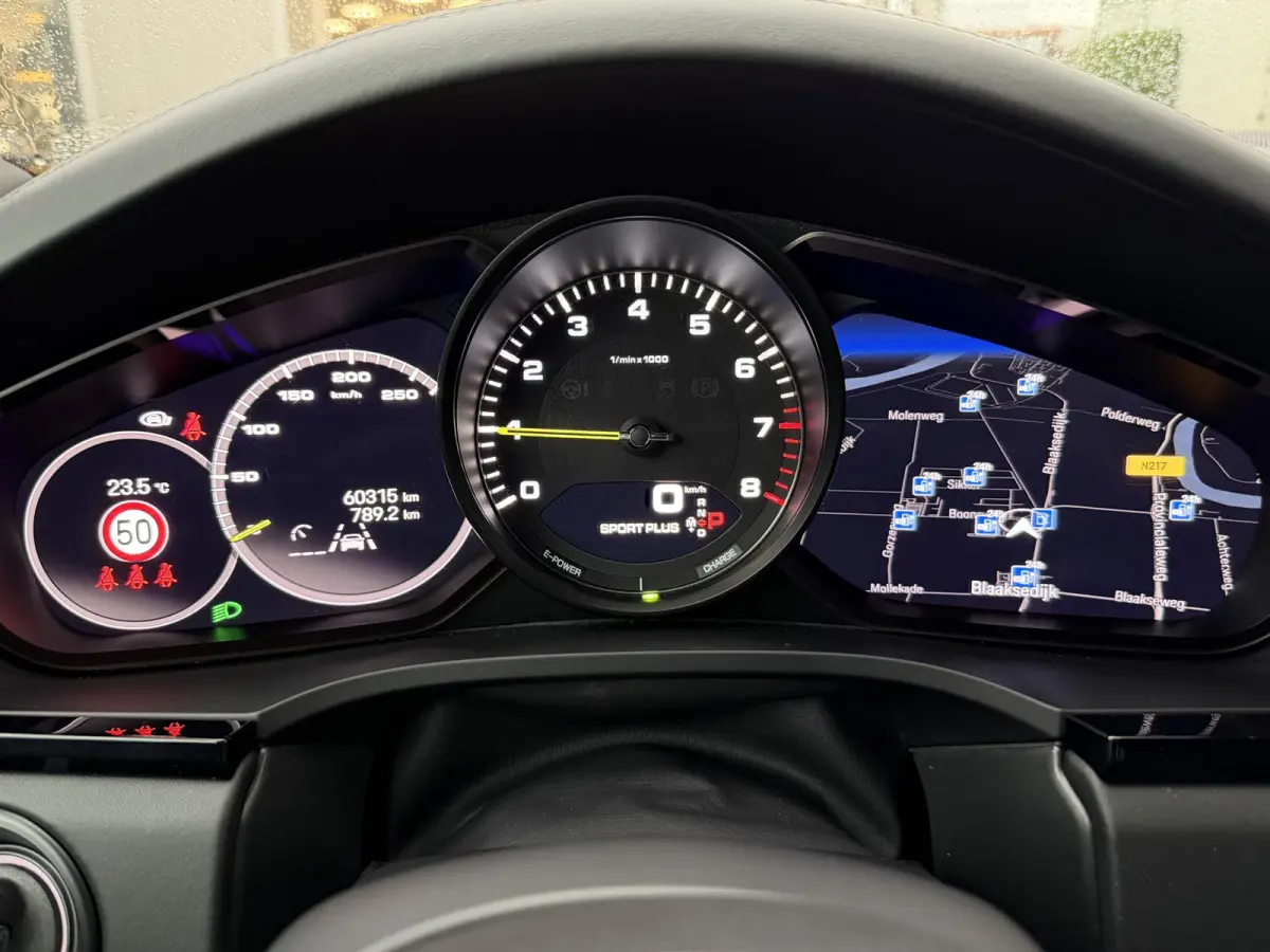 3.0 E-Hybrid Platinum Edition | Sport Uitlaat/Adapt.Cruise/Luchtvering/360° Camera/Head-Up/BTW