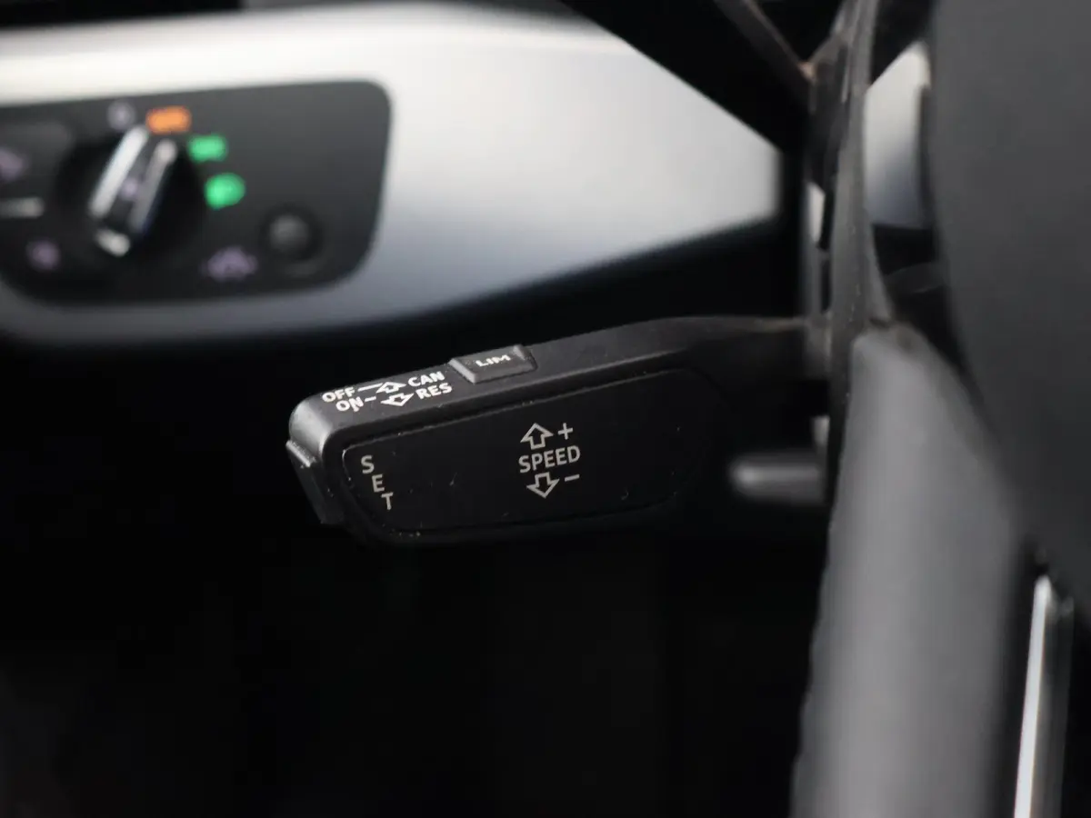 40 TDI 190 PK AUT. + PANORAMA | AFN. TREKHAAK | LEDER SPORTINTERIEUR | APPLE CARPLAY | STOELVERW.