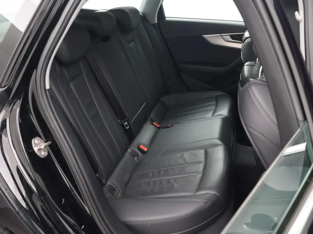 40 TDI 190 PK AUT. + PANORAMA | AFN. TREKHAAK | LEDER SPORTINTERIEUR | APPLE CARPLAY | STOELVERW.