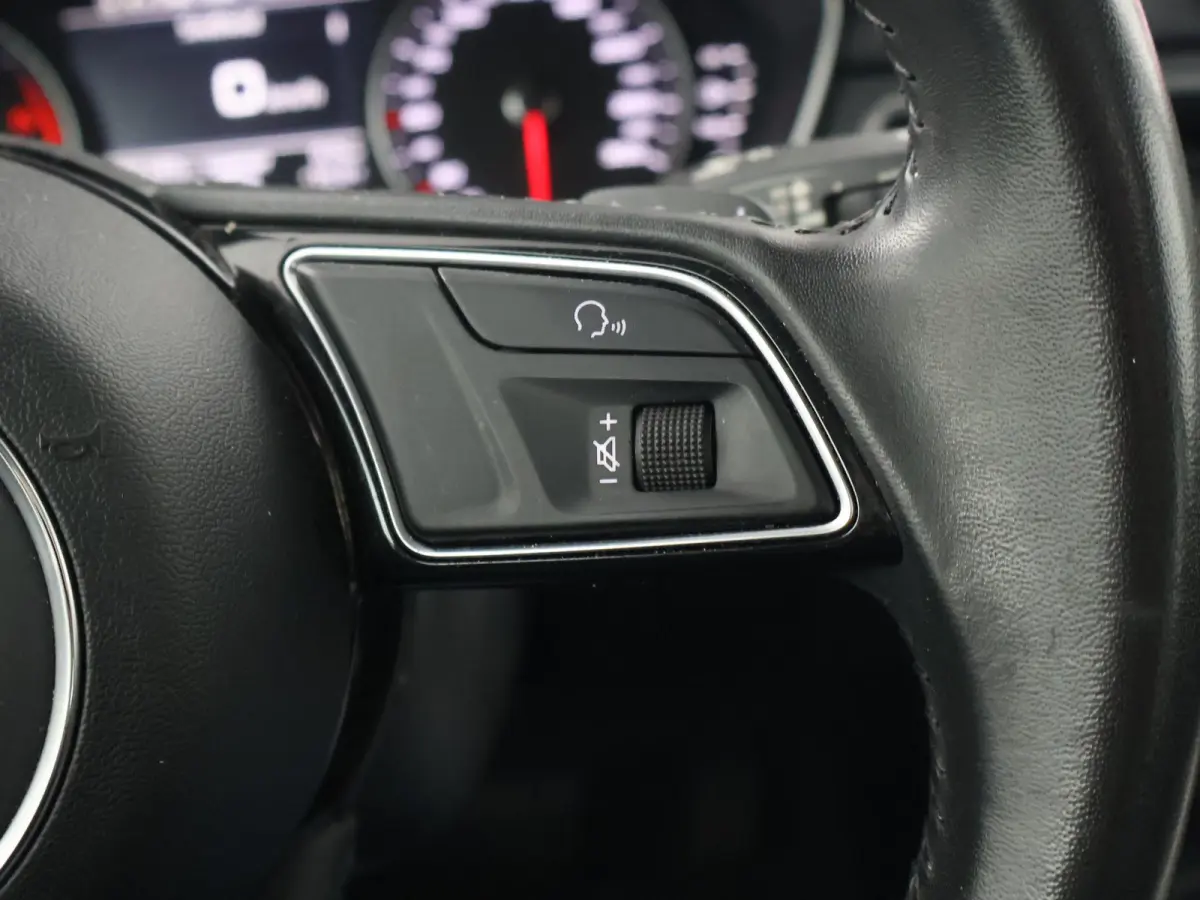 40 TDI 190 PK AUT. + PANORAMA | AFN. TREKHAAK | LEDER SPORTINTERIEUR | APPLE CARPLAY | STOELVERW.
