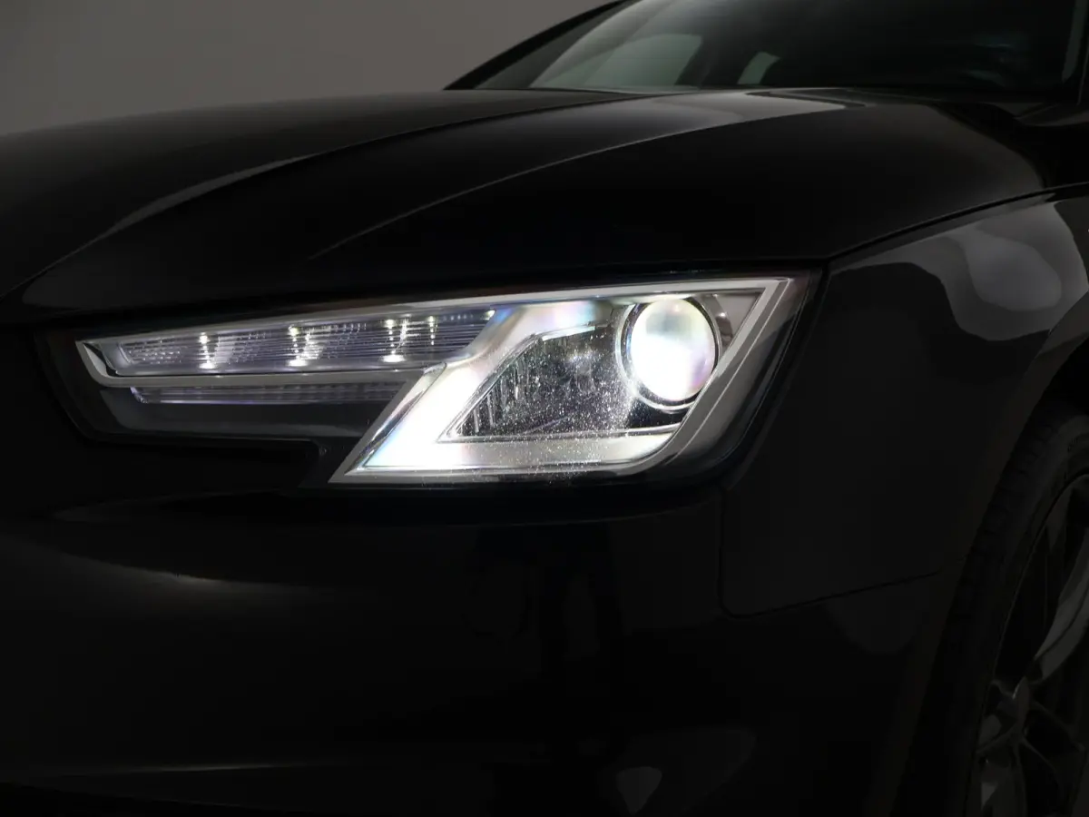 40 TDI 190 PK AUT. + PANORAMA | AFN. TREKHAAK | LEDER SPORTINTERIEUR | APPLE CARPLAY | STOELVERW.