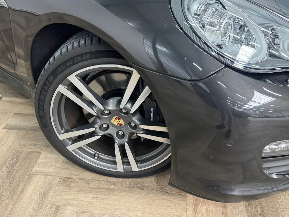 3.6 4|SCHUIFDAK|BOSE|INRUIL MOGELIJK|