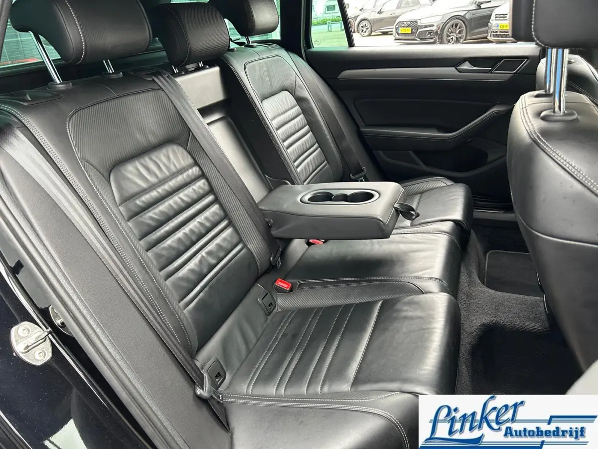 2.0 TDI Highline Business R-Line| Leder| Trekhaak|