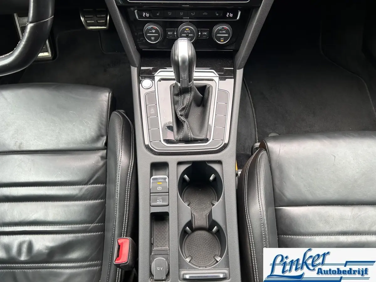 2.0 TDI Highline Business R-Line| Leder| Trekhaak|