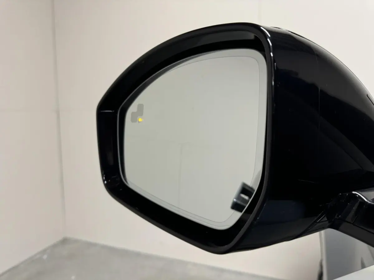 1.5 P300e AWD R-Dynamic SE Pano Merdian