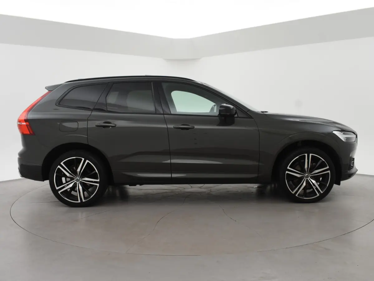 2.0 T6 RECHARGE 340 PK R-DESIGN + 21 INCH | TREKHAAK | PANORAMA | ADAPTIVE CRUISE | HK | CAMERA