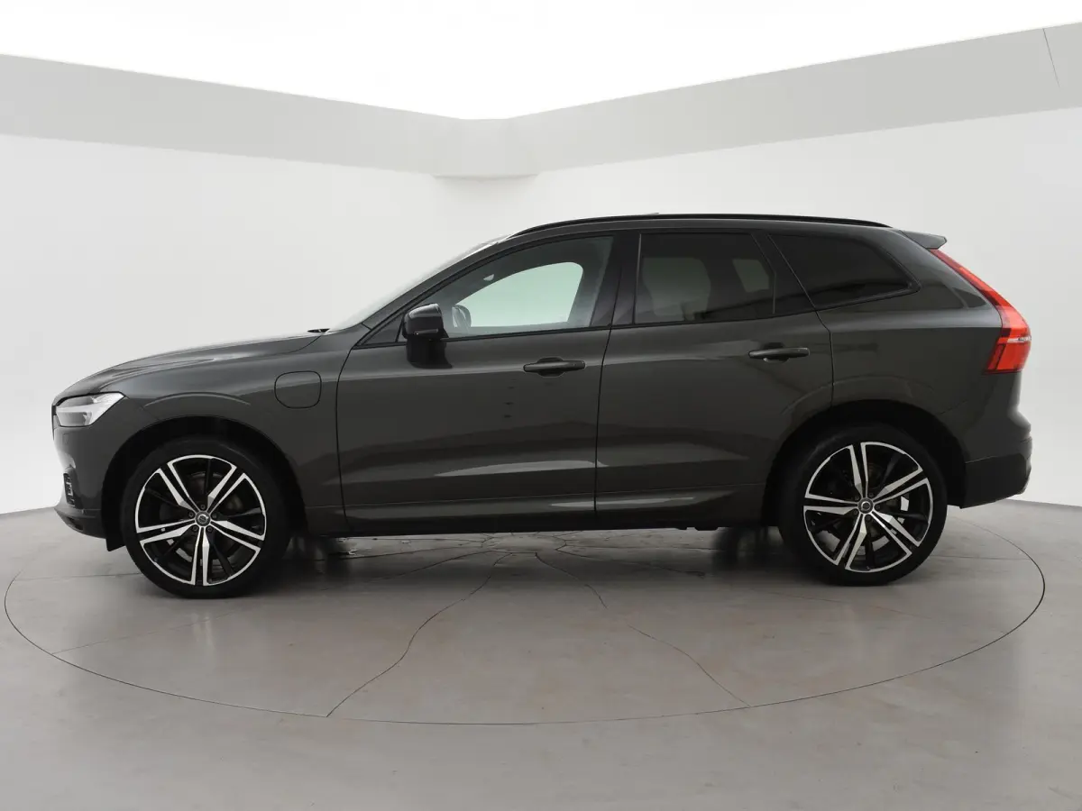 2.0 T6 RECHARGE 340 PK R-DESIGN + 21 INCH | TREKHAAK | PANORAMA | ADAPTIVE CRUISE | HK | CAMERA