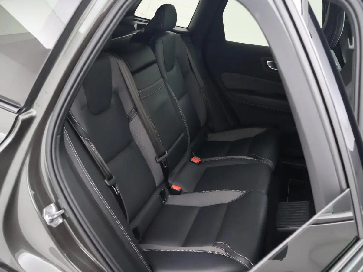 2.0 T6 RECHARGE 340 PK R-DESIGN + 21 INCH | TREKHAAK | PANORAMA | ADAPTIVE CRUISE | HK | CAMERA