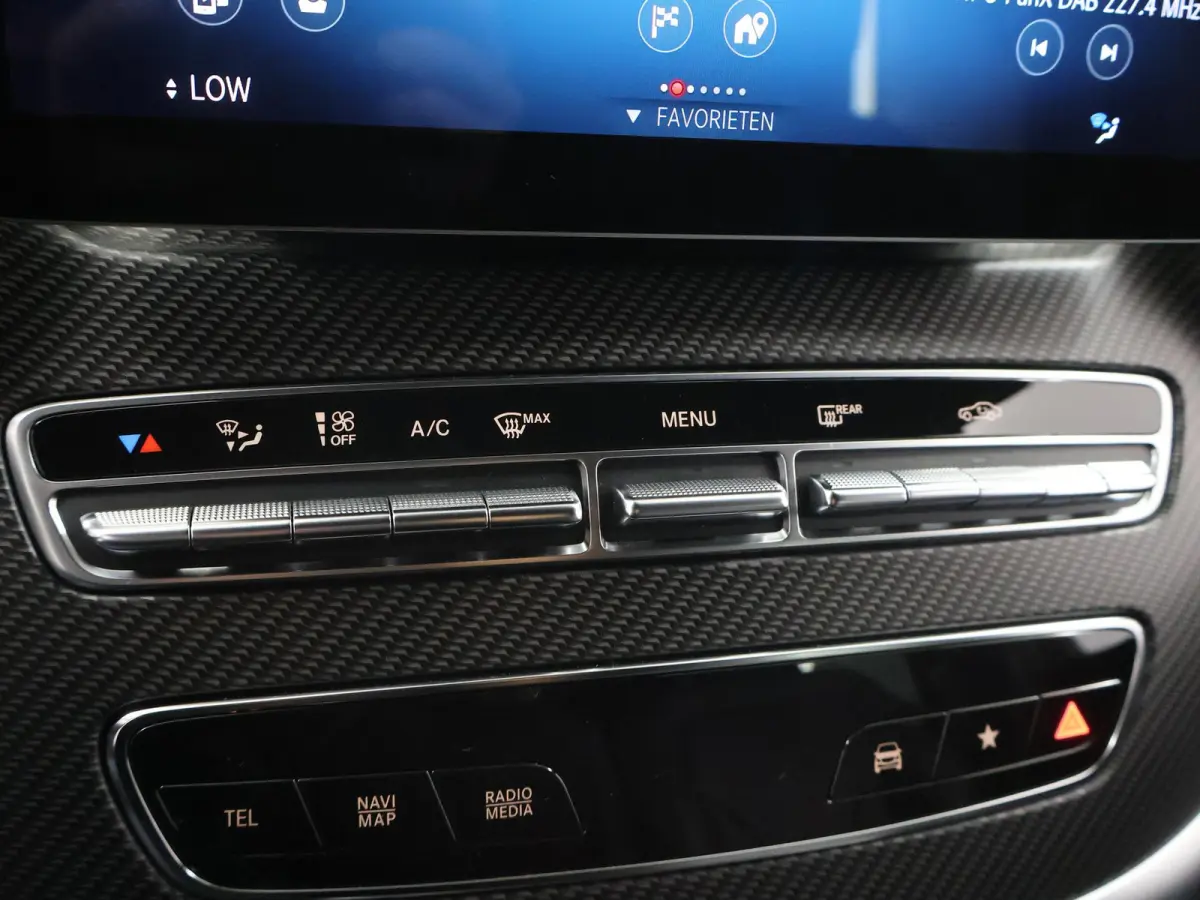 250d | L3 XL | AMG | DUBBELE CABINE | NAVIGATIE | PARKEERCAMERA | 5-ZITS | LEDEREN BEKLEDING | STOELVERWARMING | TREKHAAK | AMG | CERTIFIED
