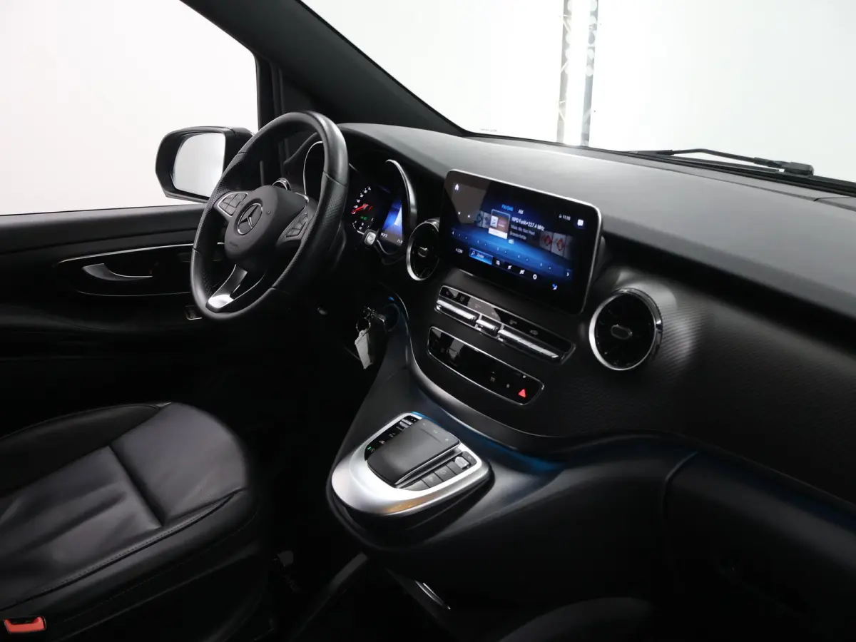 250d | L3 XL | AMG | DUBBELE CABINE | NAVIGATIE | PARKEERCAMERA | 5-ZITS | LEDEREN BEKLEDING | STOELVERWARMING | TREKHAAK | AMG | CERTIFIED