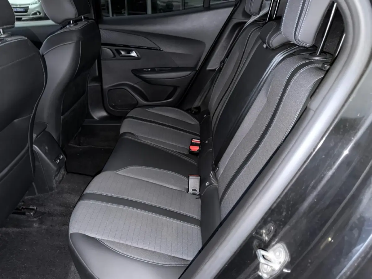 1.2 PURETECH ALLURE NAVI AIRCO/ECC PDC LMV