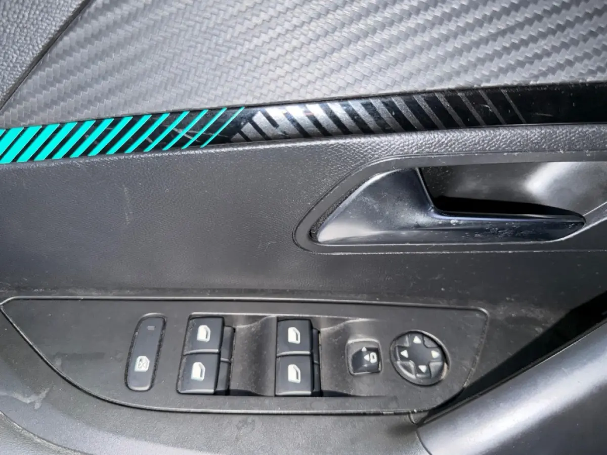 1.2 PURETECH ALLURE NAVI AIRCO/ECC PDC LMV