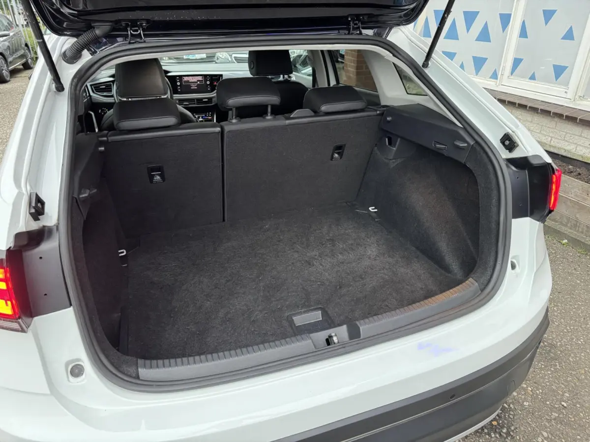 1.0 TSI DSG ACC Alcantara IQ Light LaneAssist CameraStlvw Garantie