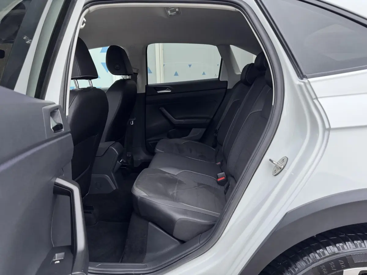 1.0 TSI DSG ACC Alcantara IQ Light LaneAssist CameraStlvw Garantie